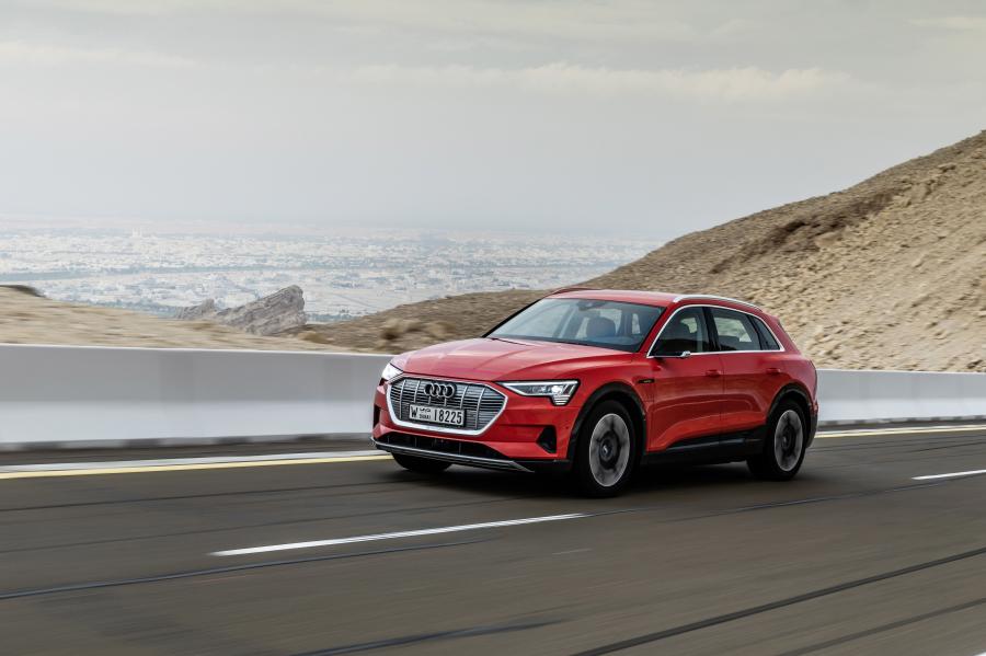  Audi e-tron 55 Quattro 2019 года  (WW) (фото 204 из 452)